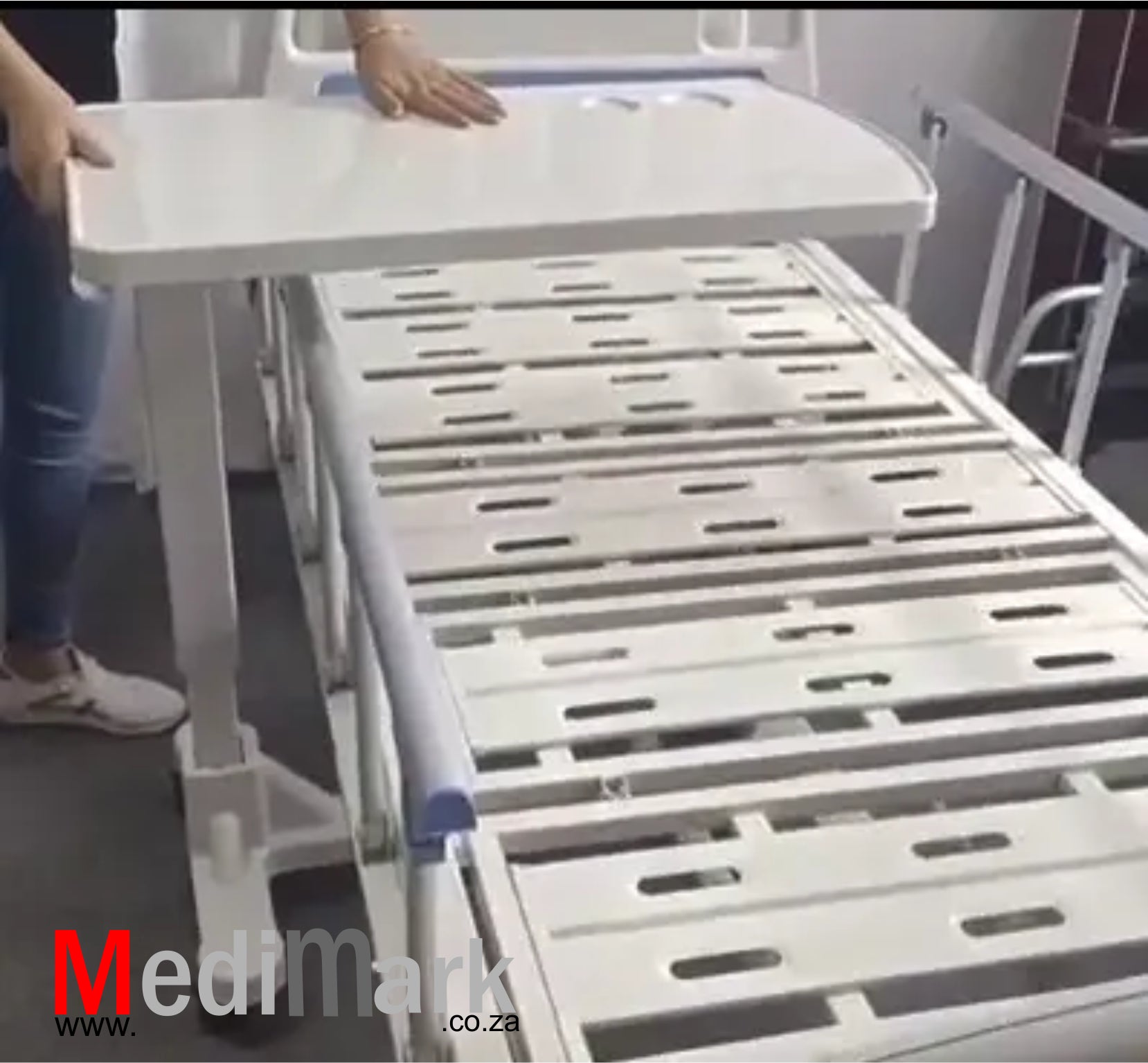 TABLE OVERBED TYPE ABS